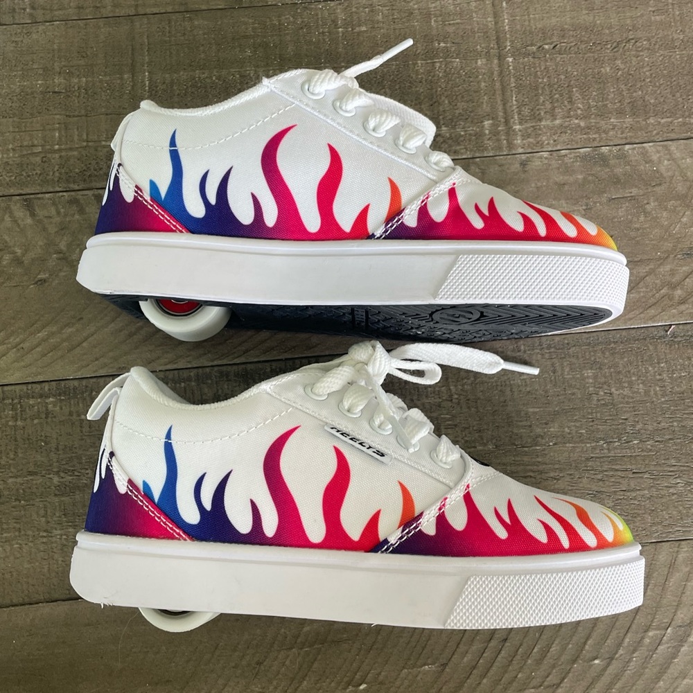 Heelys Pro 2.0 Skate Shoes Youth 1 White Rainbow Flames